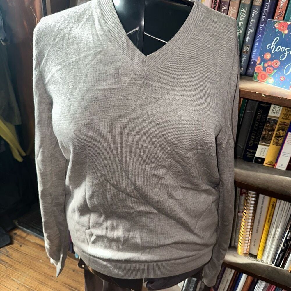 Banana Republic luxe business casual merino wool M pullover